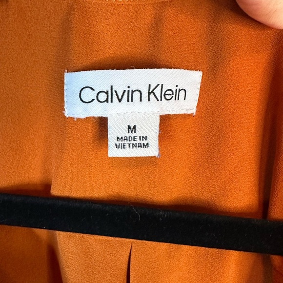 Calvin Klein Burnt Orange Flowy and Feminine Ladies Size Med Short Sleeve Blouse - Picture 8 of 8